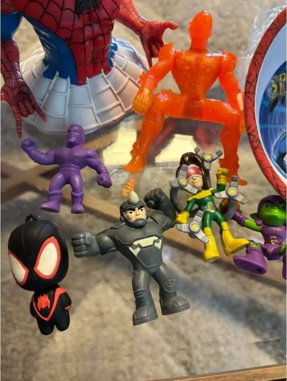 Marvel Spider-Man Action Figure and Bowl Lot